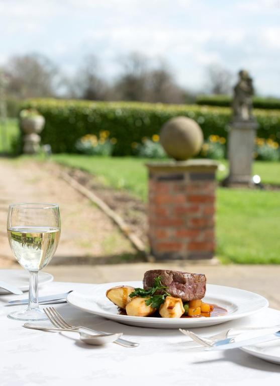 Burton-upon-Trent Dovecliff Hall Hotel מראה חיצוני תמונה